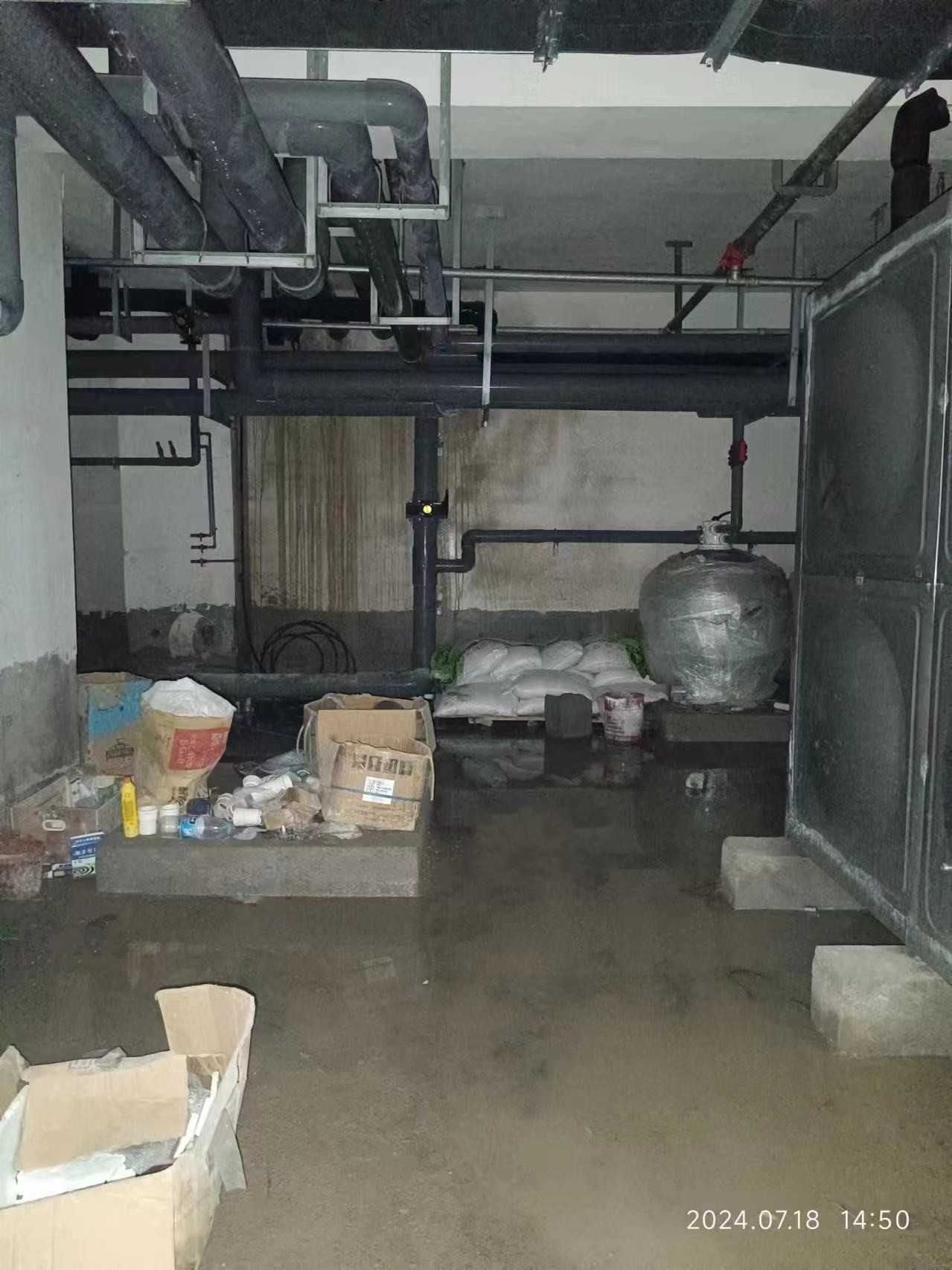 鄭州某外國語中學泳池水處理設備及泳池施工進展！